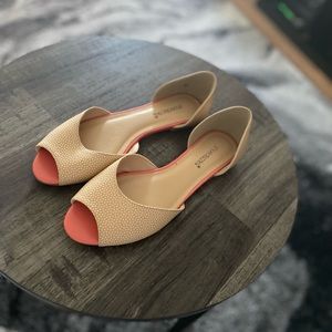 Peep toe flat